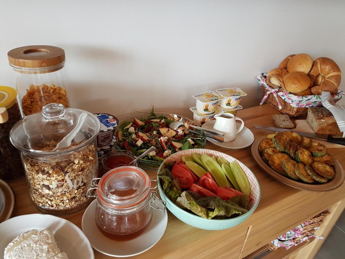 Wypoczynek Pod Lipami Bed & Breakfast Ruciane-Nida Ngoại thất bức ảnh