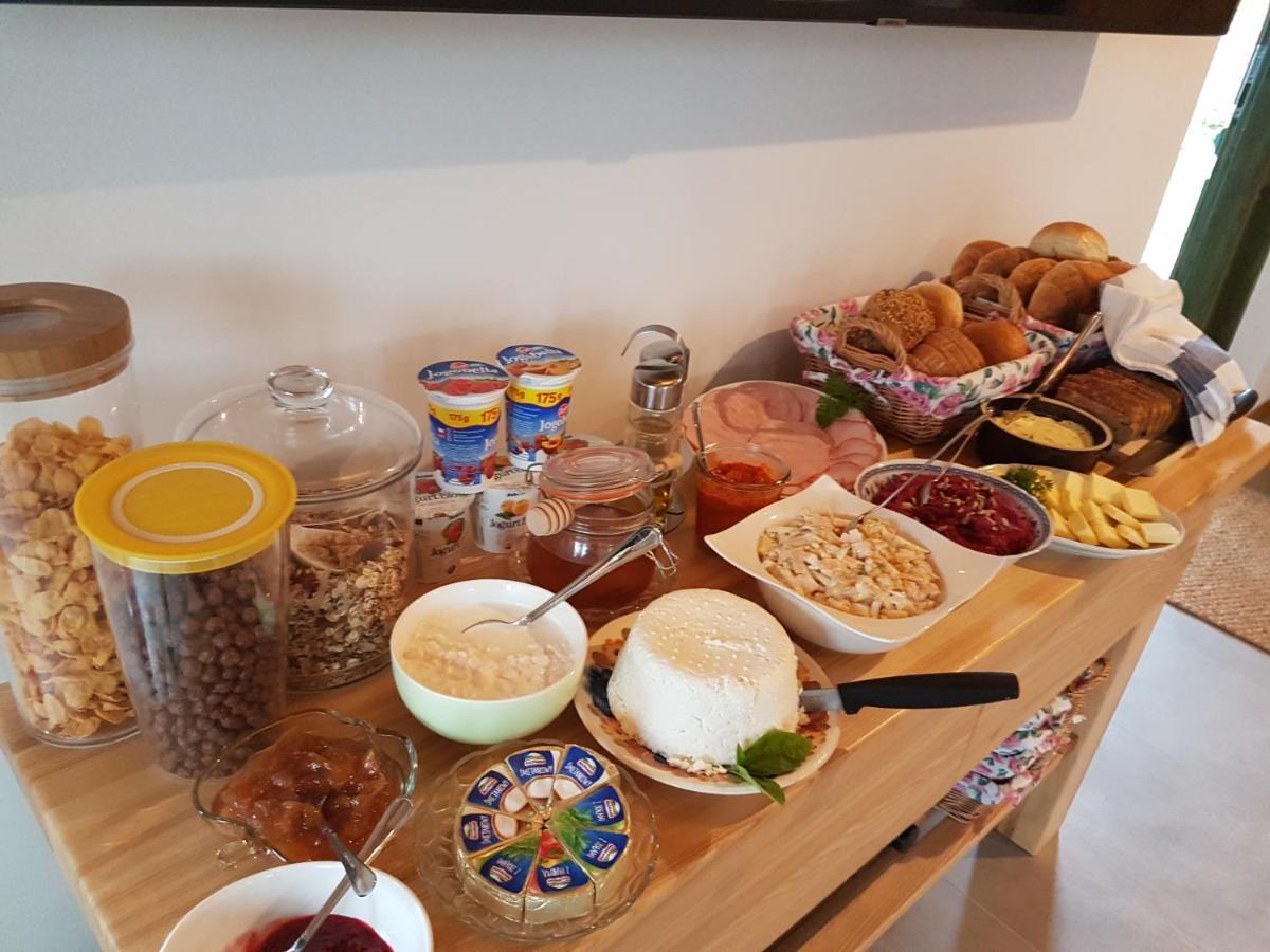 Wypoczynek Pod Lipami Bed & Breakfast Ruciane-Nida Ngoại thất bức ảnh
